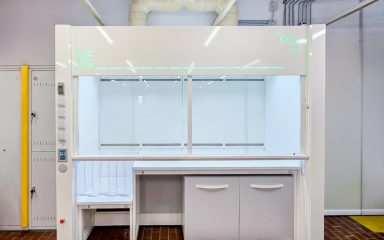 Cappa chimica walk-in in multinazionale del settore siliconi: progettazione e installazione a Termoli