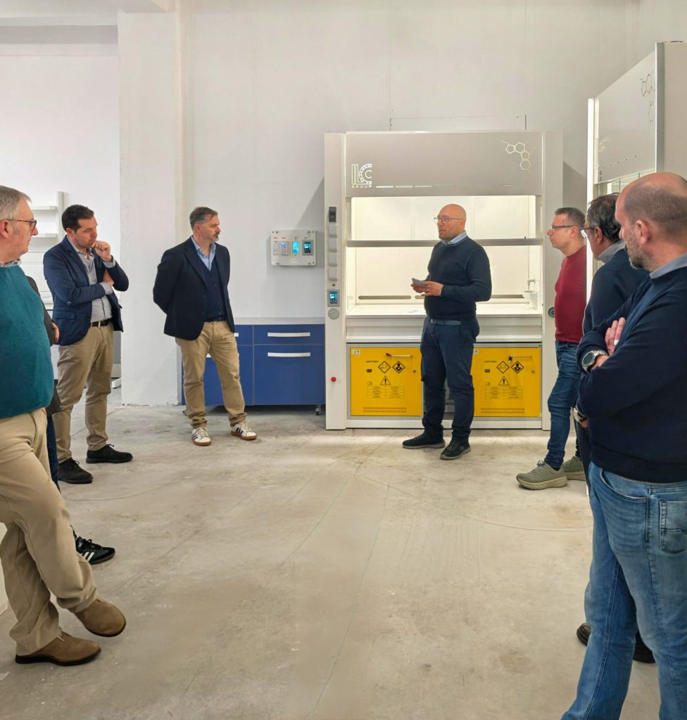 showroom ilc group prodotti cappa chimica banchi tecnici