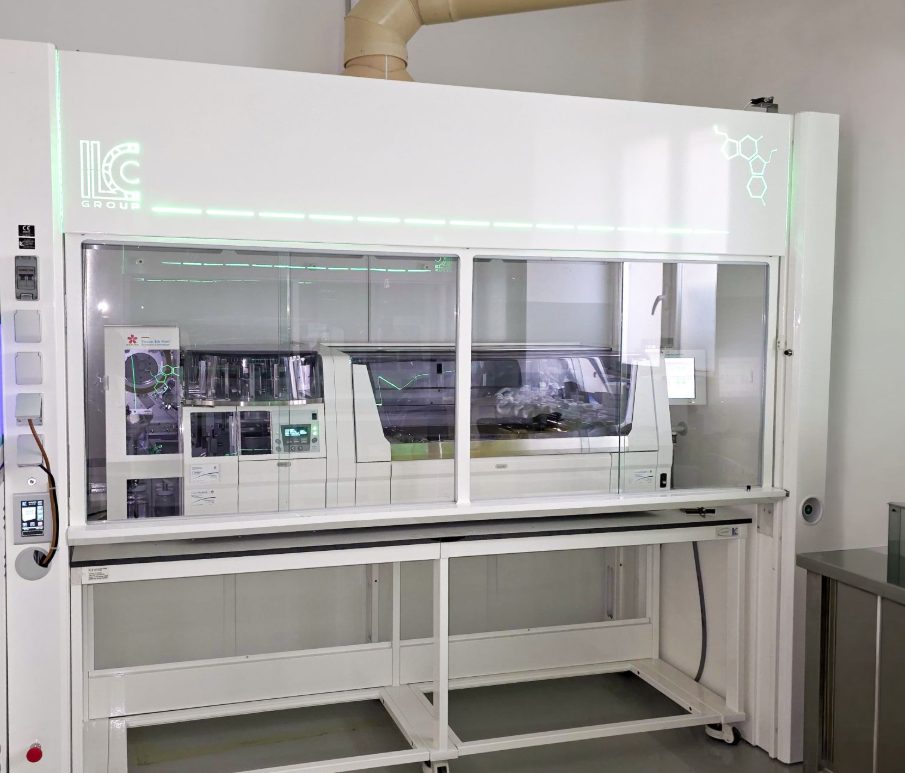 cappa chimica ospedale con tavolo carrellato coloratore laboratorio sanitario